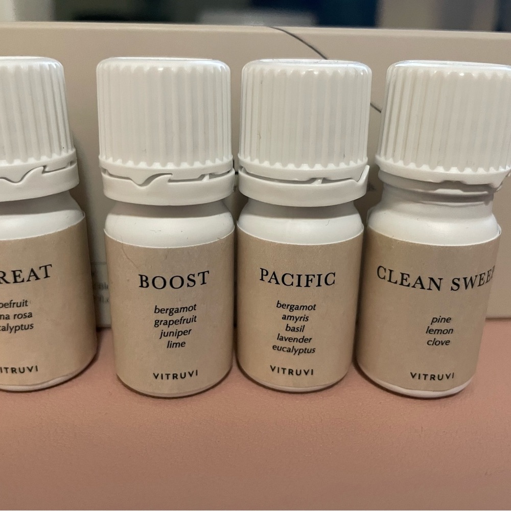 Vitruvi Essential Oil Blends NWT